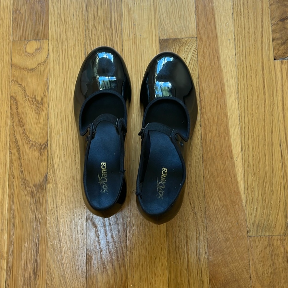 Girls hardly worn tap shoes size N7L
